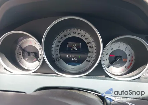 2014 Mercedes-Benz C 250 Luxury/Sport z USA, uszkodzony, nr VIN WDDGF4HB1ER306501